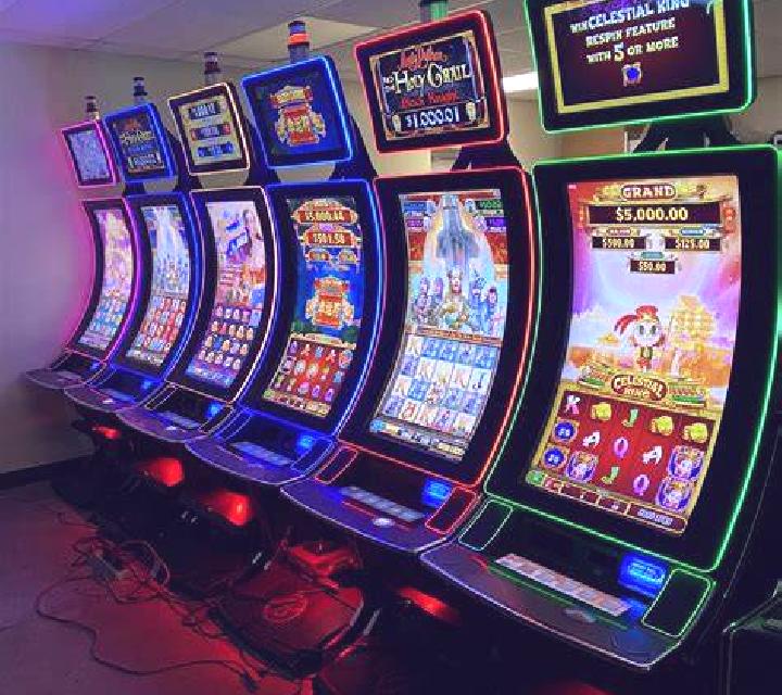 Lola, 21, acompañante castaño claro de ojos ámbar y etnia oriente medio basada en Temecula. Ofrece Francés natural, Juego de roles, Masaje de próstata, Domin...