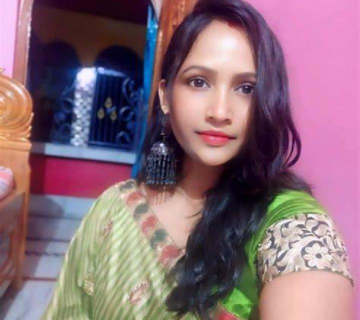 Lorena, 24, acompañante pelirroja de ojos oscuros y etnia mezcla basada en Furuvik. Ofrece Experiencia de novia, Masaje erótico, Francés natural. Disponible ...