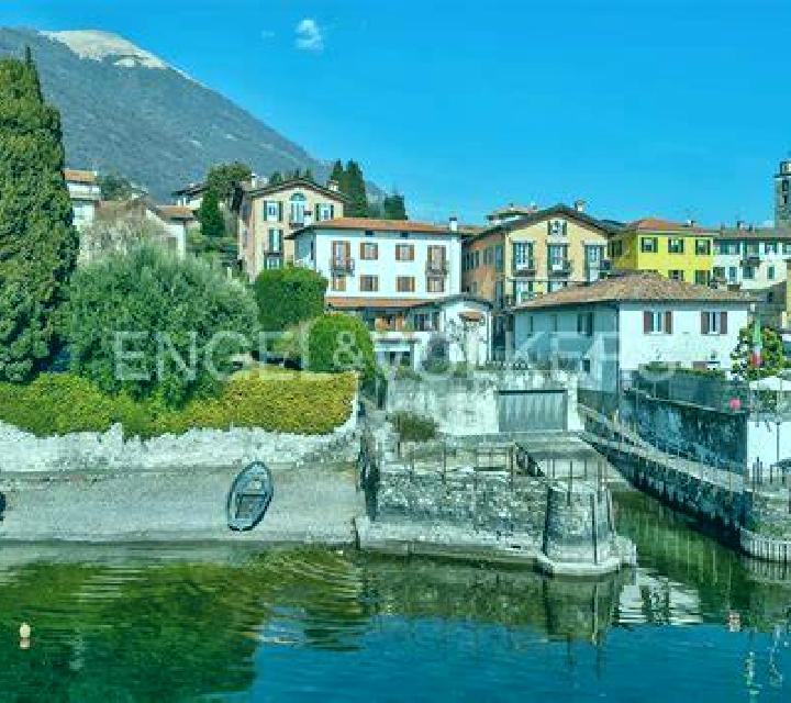 Lorena, 25 — Escort en Ossuccio, Italia