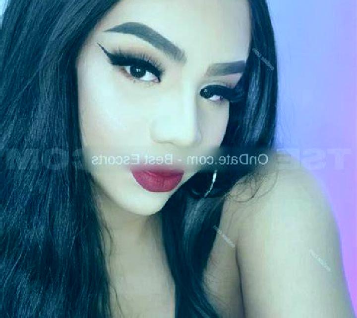 Lorena, 27, acompañante castaña de ojos avellana y etnia caucásica basada en Moron. Ofrece Experiencia de novia, Tríos / dúos, Cita de cena. Disponible en do...