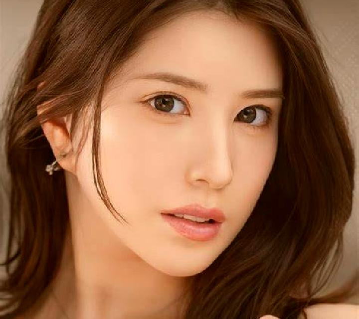 Lorena, 33, acompañante castaño claro de ojos azules y etnia europea basada en Guadalupe Cote. Ofrece Tantra, Griego (anal), Fetiche, Tríos / dúos. Disponibl...