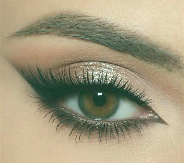 Lucía, 38, acompañante rubia platino de ojos marrones y etnia mediterránea basada en Vendone. Ofrece Masaje erótico, Noche completa, Juego de roles, Hasta el...