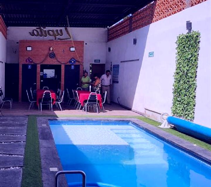 Luna, 21 — Escort en Trojes, México