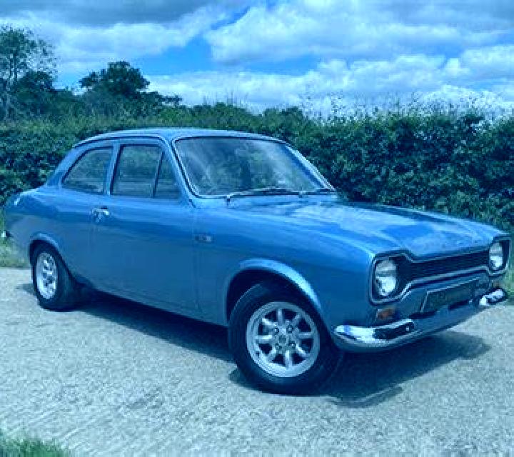 Mía, 20, acompañante morena de ojos avellana y etnia oriente medio basada en Binab. Ofrece Striptease, Beso francés profundo. Disponible en domicilio y visit...