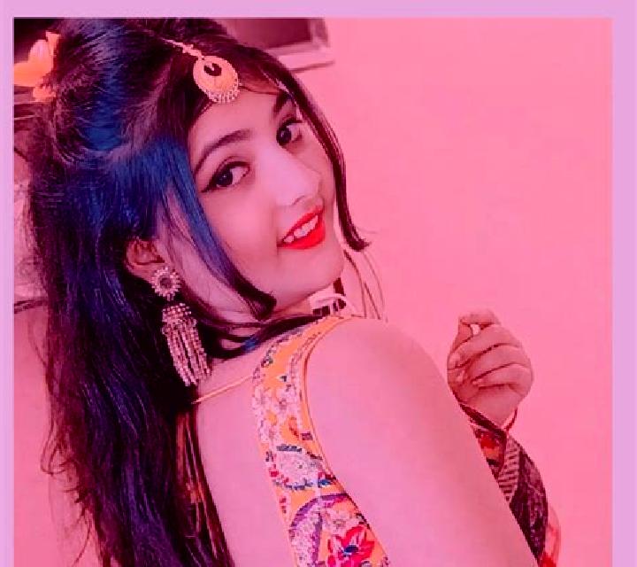 Mora, 20 — Escort en Atraulia, India