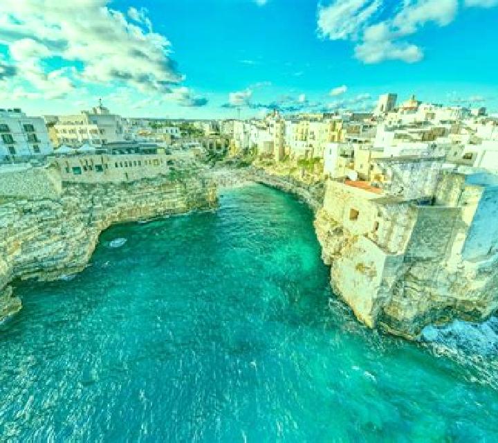 Mora, 21, acompañante morena de ojos oscuros y etnia oriente medio basada en Batrina. Ofrece Chica de fiesta, Francés natural, Beso francés profundo. Disponi...