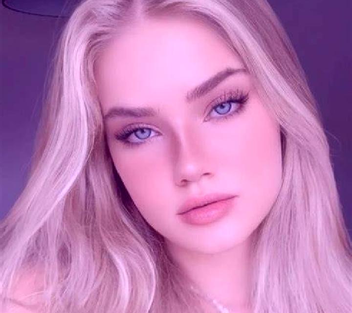 Mora, 24, acompañante rubia de ojos ámbar y etnia mediterránea basada en Tamiajeng. Ofrece Acompañante de viaje, GFE (Experiencia de novia), Chica de fiesta....