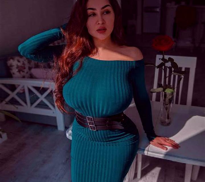 Mora, 35 — Escort en Dollon, Francia
