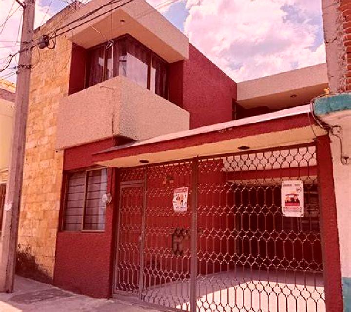 Ángela, 30 — Escort en Paredes, México