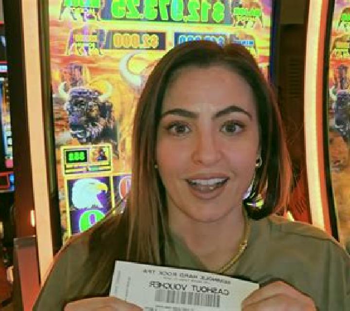 Noa, 23, acompañante negra de ojos avellana y etnia eslava basada en Gracay. Ofrece Beso francés profundo, Tríos / dúos, Masaje de próstata. Disponible en do...