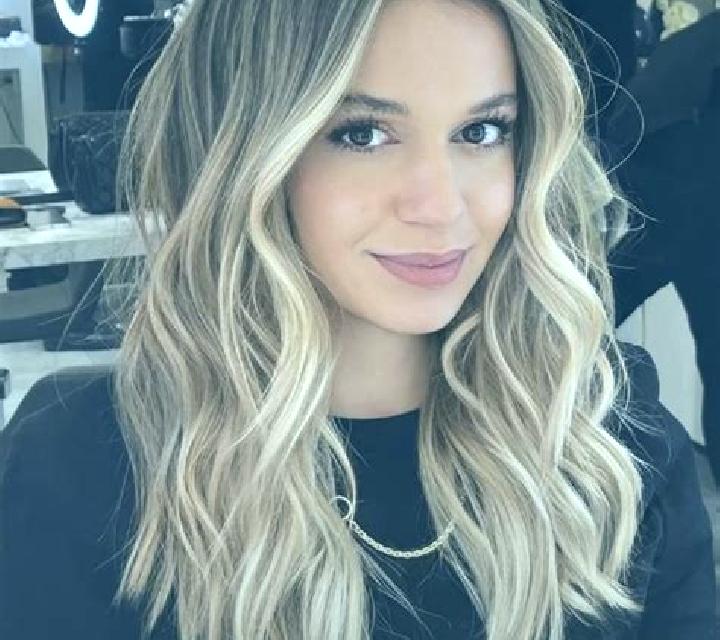 Noa, 34, acompañante rubia platino de ojos oscuros y etnia caucásica basada en Kinheim. Ofrece Masaje de próstata, Tríos / dúos, Experiencia de novia. Dispon...