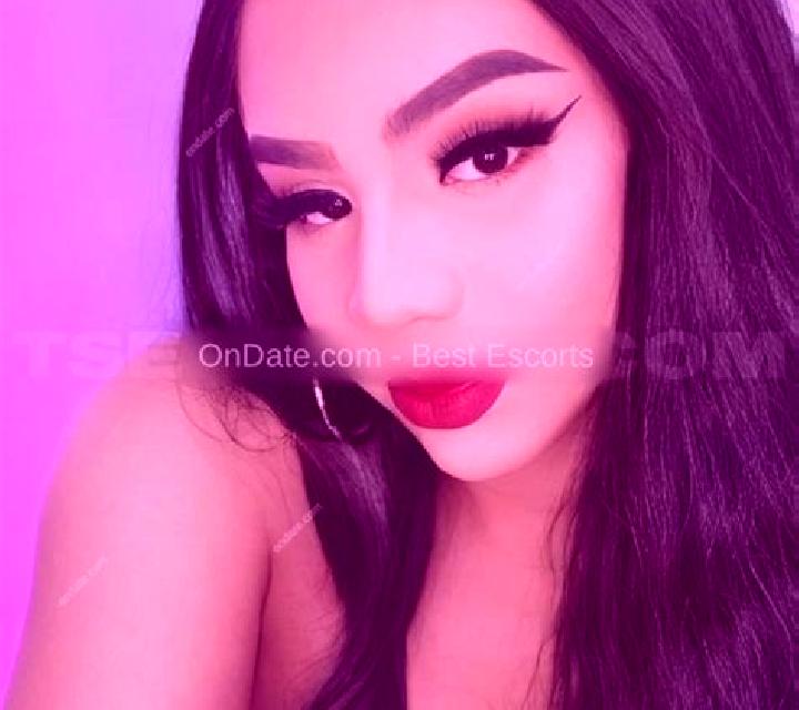 Nora, 22 — Escort en Dankerode, Alemania