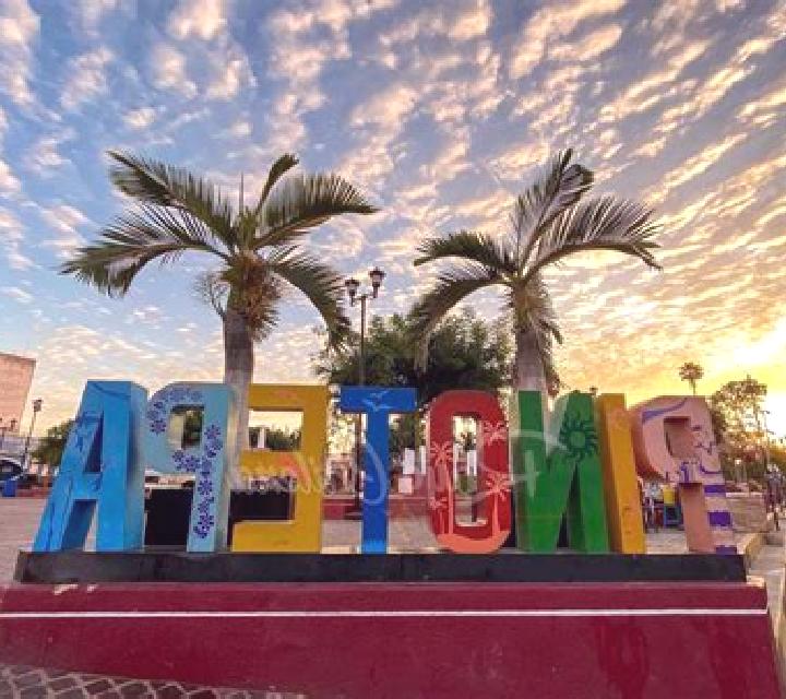 Nora, 26 — Escort en Jicaltepec, México