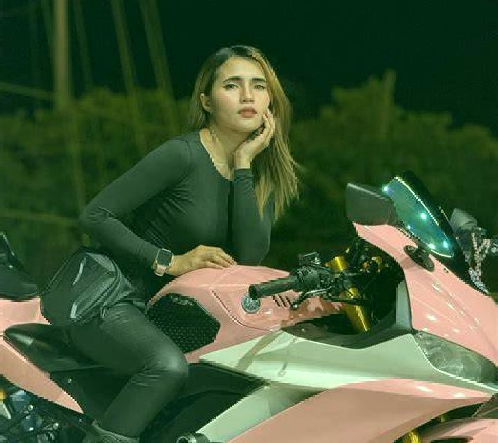 Nora, 39 — Escort en Rezh, Rusia