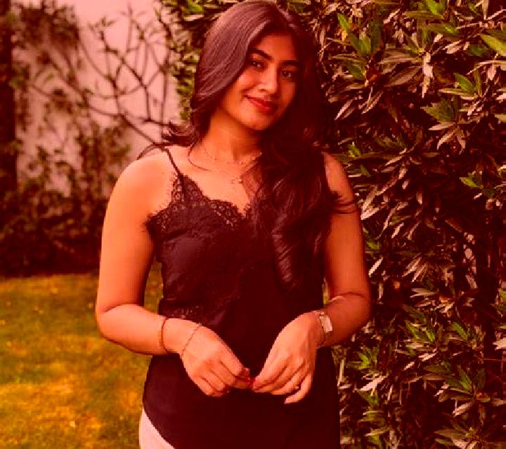Renata, 21, acompañante rubia de ojos marrones y etnia caucásica basada en Ceres. Ofrece Parejas, Tríos / dúos, Juego de roles, Beso francés profundo, GFE (E...
