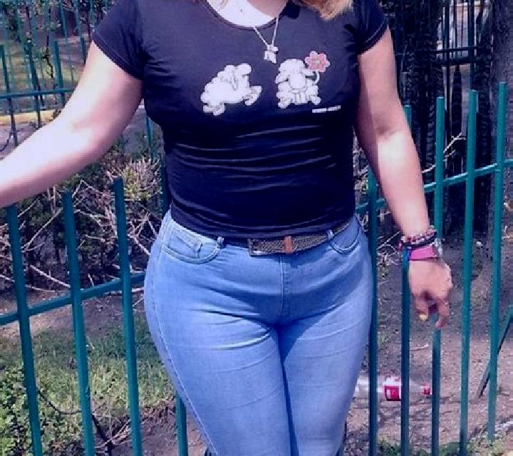 Renata, 36, acompañante castaña de ojos oscuros y etnia latina basada en Tregasio. Ofrece Griego (anal), Striptease, BDSM, Fetiche, GFE (Experiencia de novia...