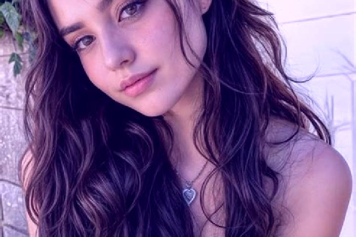 Rocío, 25, acompañante morena de ojos verdes y etnia asiática basada en Orange Bay. Ofrece Juego de roles, Masaje, Tantra, Acompañante de viaje, GFE (Experie...