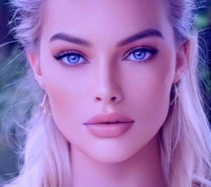 Rocío, 32, acompañante rubia platino de ojos azules y etnia mediterránea basada en Steinbach. Ofrece Dominación, Francés natural, Chica de fiesta, Juego de r...