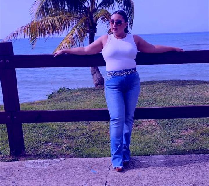 Salma, 23 — Escort en Vari, Grecia