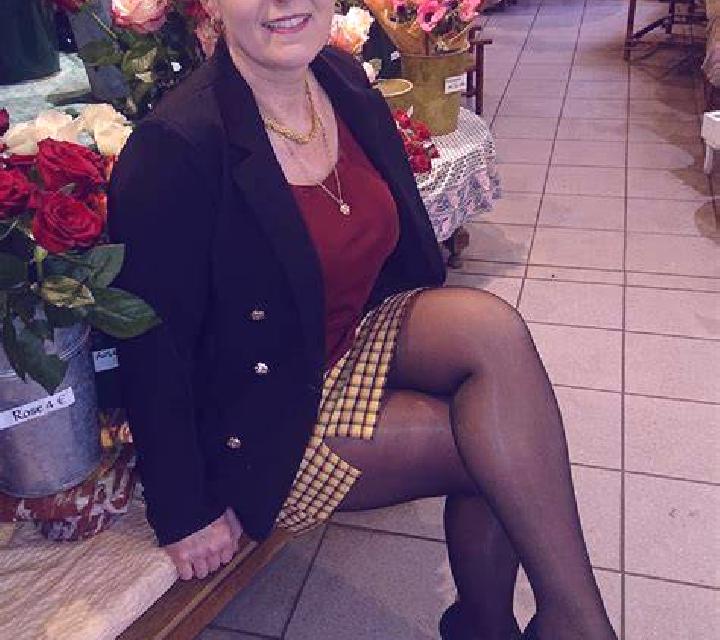 Sara, 27, acompañante pelirroja de ojos oscuros y etnia mezcla basada en Weichering. Ofrece Masaje erótico, Chica de fiesta, Experiencia de novia, BDSM. Disp...