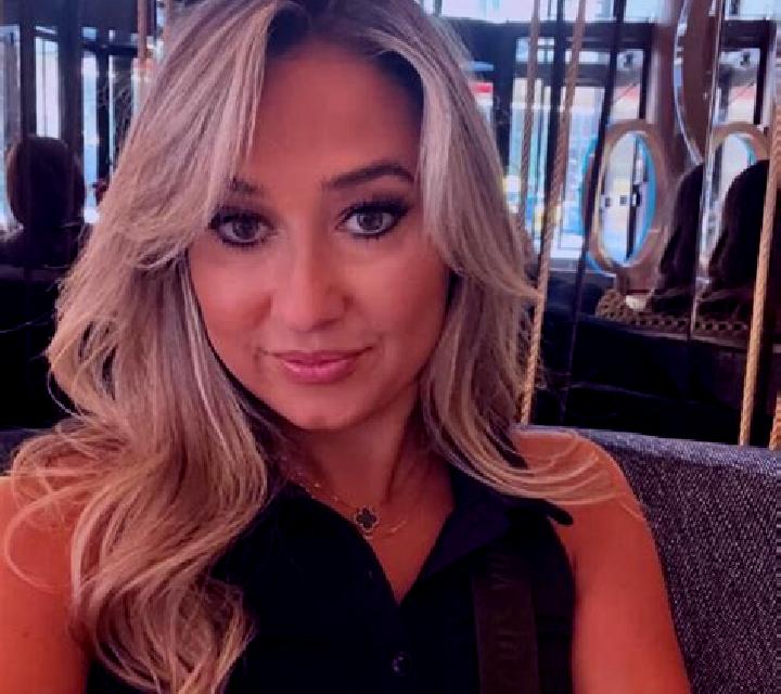 Sara, 28, acompañante pelirroja de ojos marrones y etnia caucásica basada en Arsi Negele. Ofrece Dominación, Juego de roles, Striptease, Tríos / dúos. Dispon...