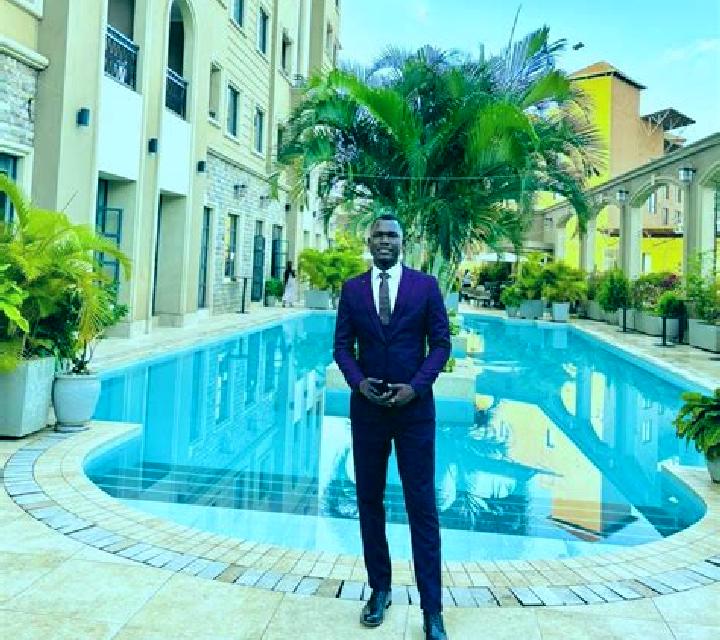 Sofía, 22, acompañante rubia platino de ojos grises y etnia latina basada en Chieti. Ofrece Acompañante de viaje, Masaje erótico, Parejas, Griego (anal), Jue...