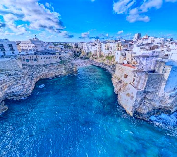 Sofía, 33, acompañante castaña de ojos ámbar y etnia caribeña basada en Sanyang. Ofrece Masaje, Parejas, Experiencia de novia, Masaje de próstata. Disponible...