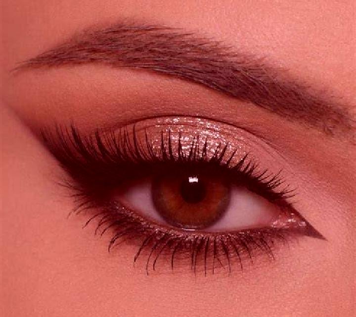 Valeria, 35, acompañante castaña de ojos marrones y etnia europea basada en Yirga Ch efe. Ofrece Masaje, Acompañante de viaje, Experiencia de novia, Striptea...