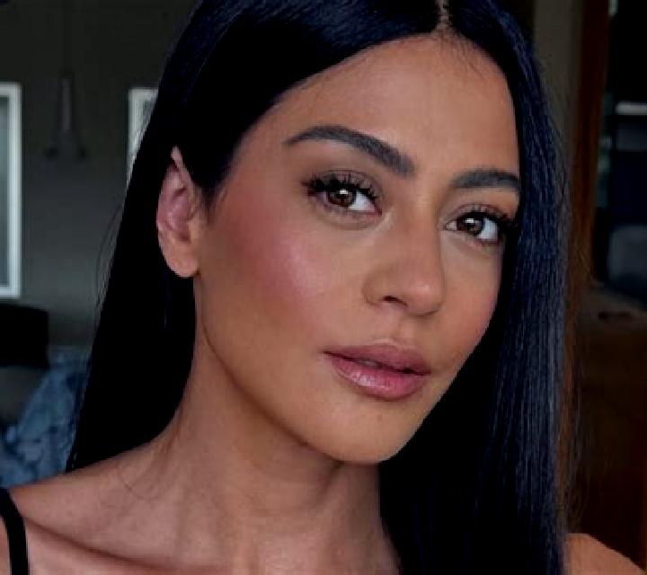 Yasmin, 21, acompañante morena de ojos avellana y etnia mezcla basada en Axopilco. Ofrece Tríos / dúos, 69, BDSM. Disponible en domicilio y visita, citas de ...