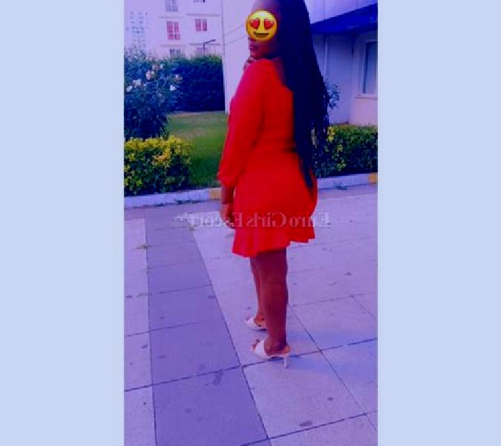 Yasmin, 27, acompañante pelirroja de ojos verdes y etnia latina basada en Tepetitla. Ofrece Masaje de próstata, Chica de fiesta, 69, Striptease. Disponible e...