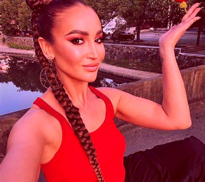 Yasmin, 29, acompañante morena de ojos oscuros y etnia asiática basada en Cihuatlan. Ofrece GFE (Experiencia de novia), Striptease, Tríos / dúos, Juego de ro...